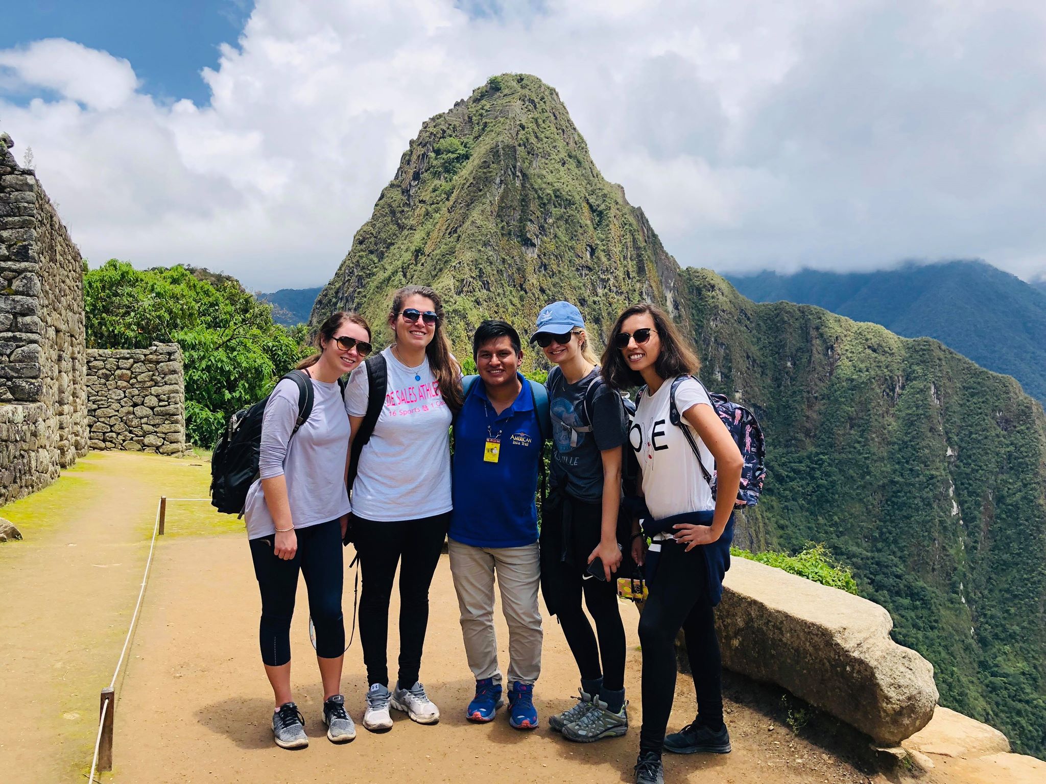 SACRED VALLEY & MACHU PICCHU 2D/1N